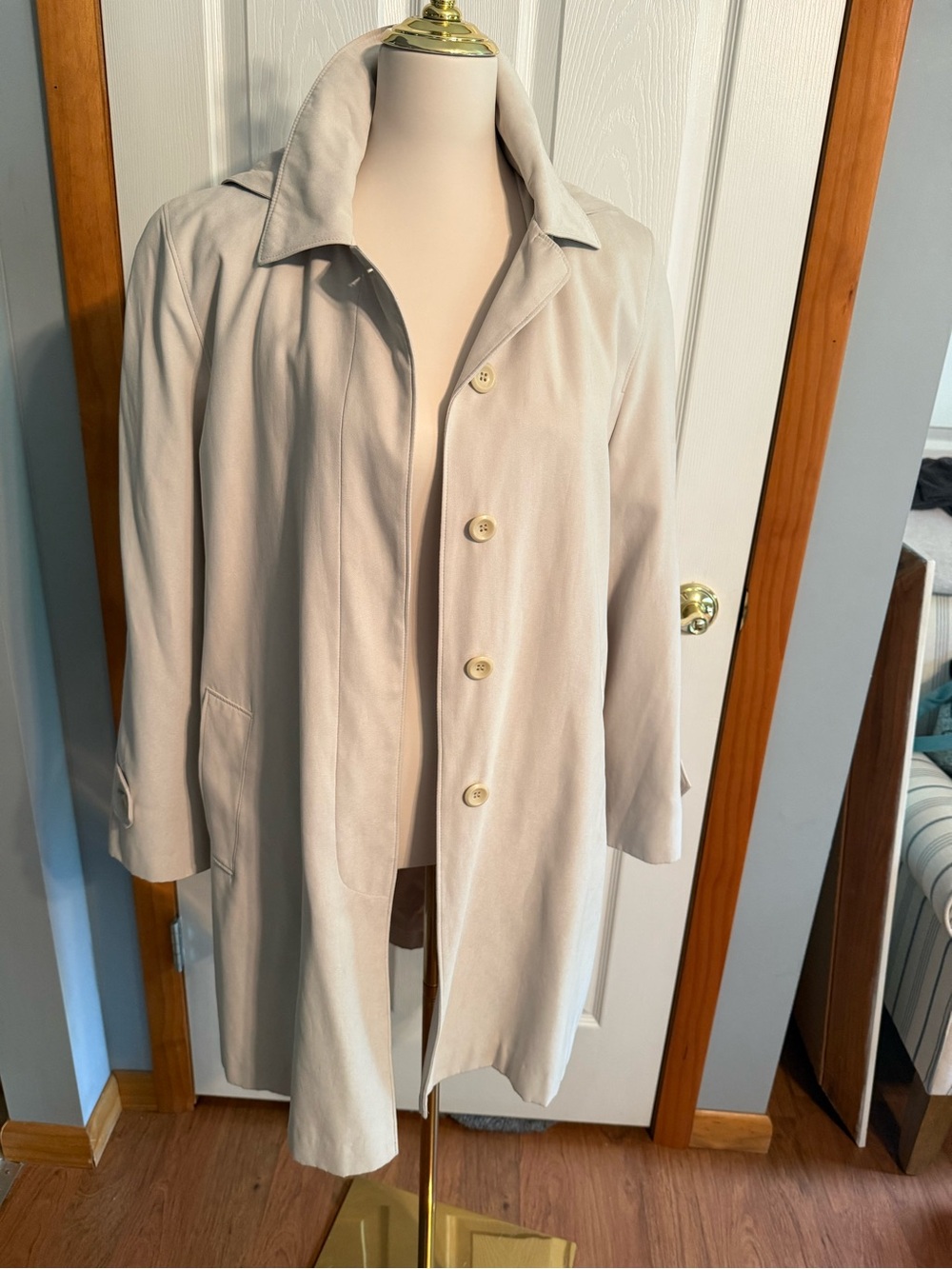 Classic Women's Beige Trench Coat